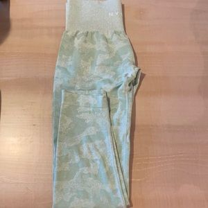 NVGTN leggings green camo size medium